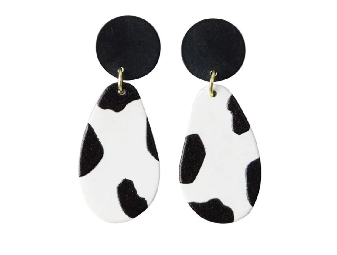 Black/white resin earrings