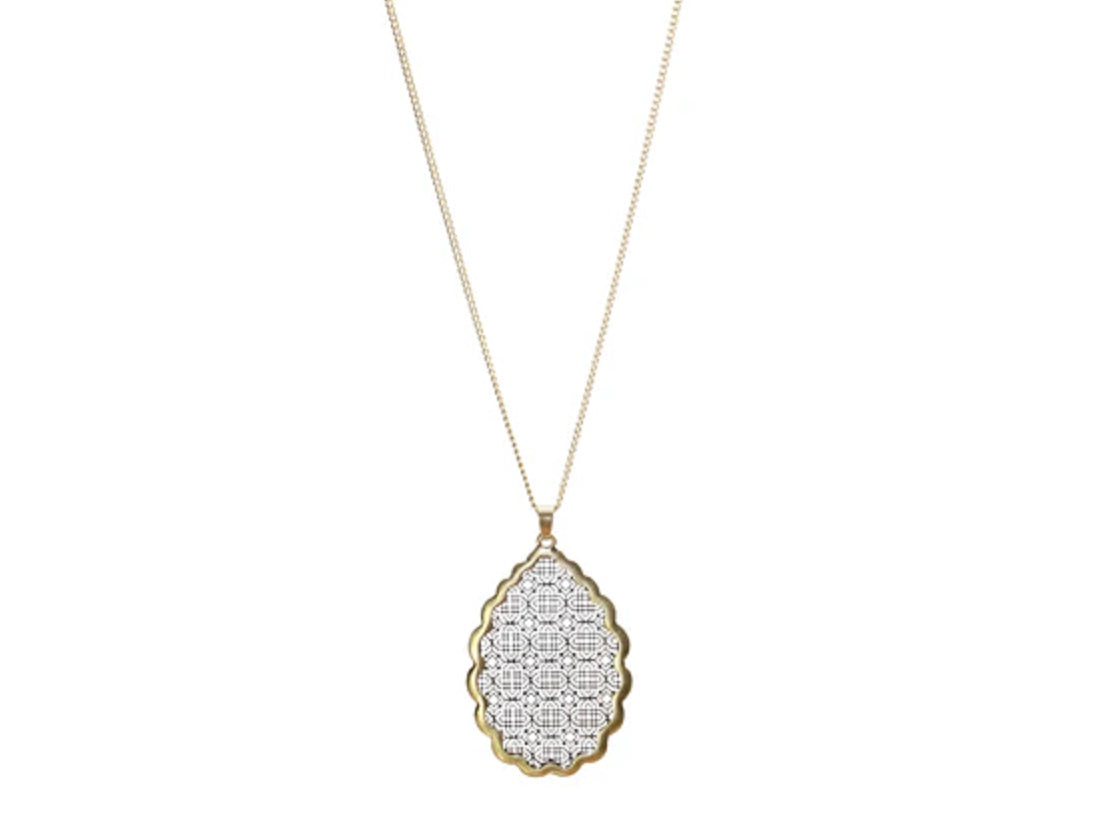 Gold rimmed intricate designed Necklace