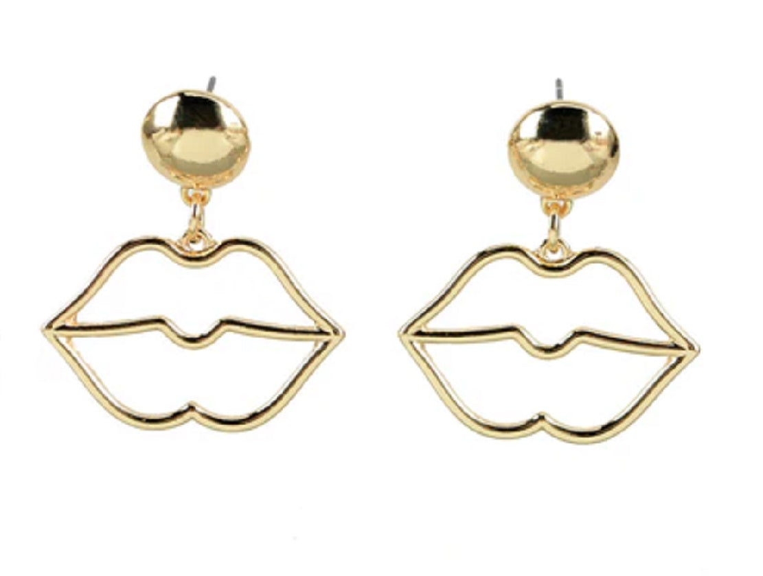 Lip design gold earring
