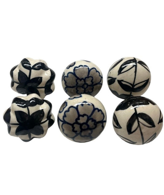 S/6 black/white knobs