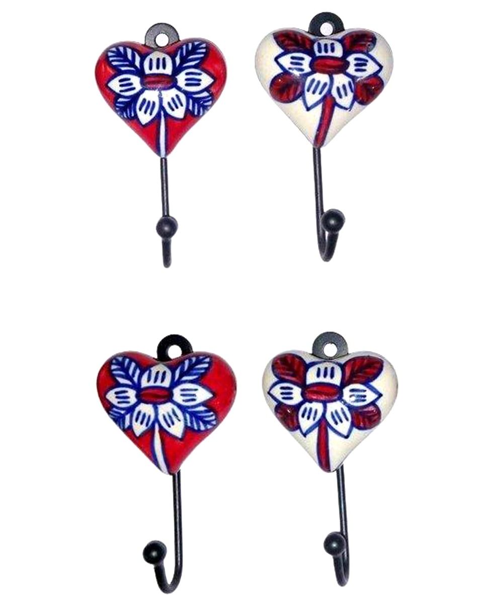 S/4 red/white heart hooks