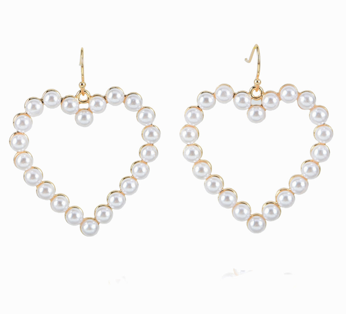 Pearl heart earring