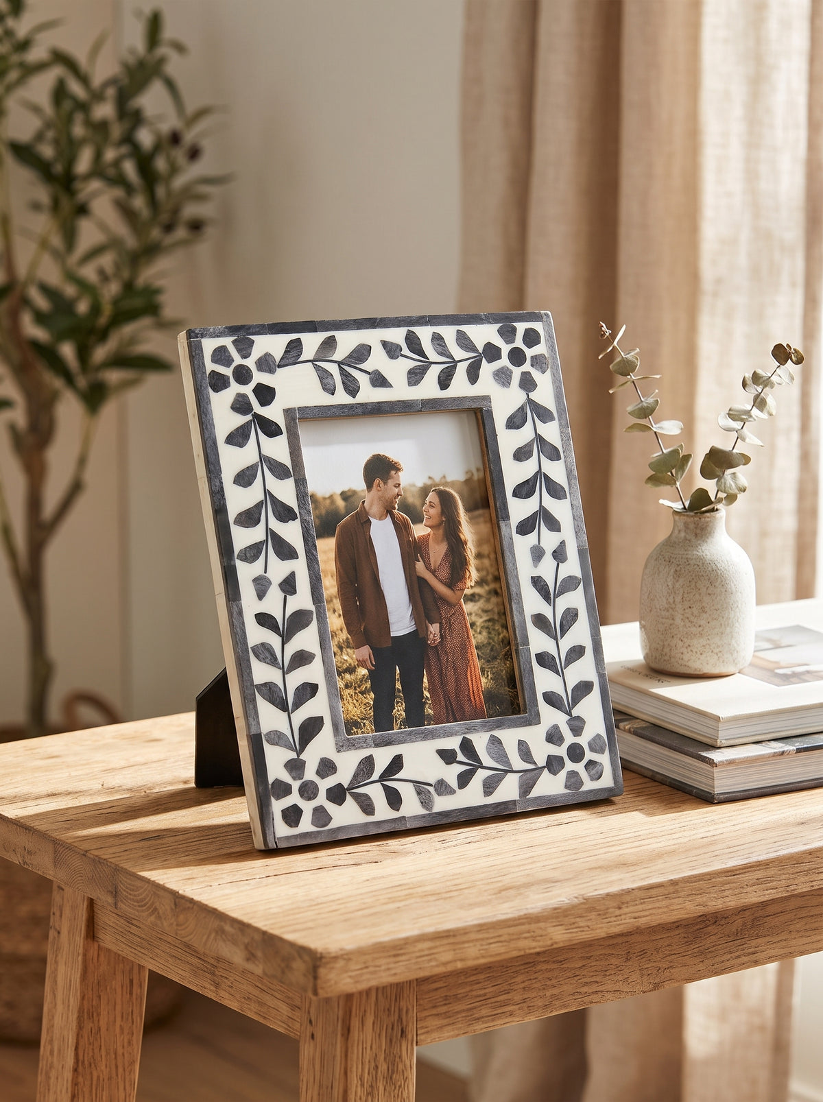 Onyx Jaipur Tendril Frame with Bone Inlay