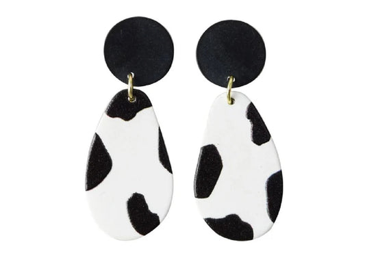 Black/white resin earrings