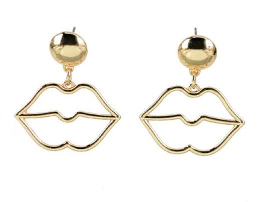 Lip design gold earring