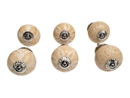 Set of 6 Cream & White Round Knobs