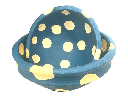 Blue bowls in dot design