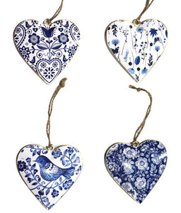 S/4 10cm hearts in blue/white floral design
