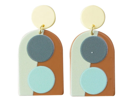 Circle Design Arch Earrings
