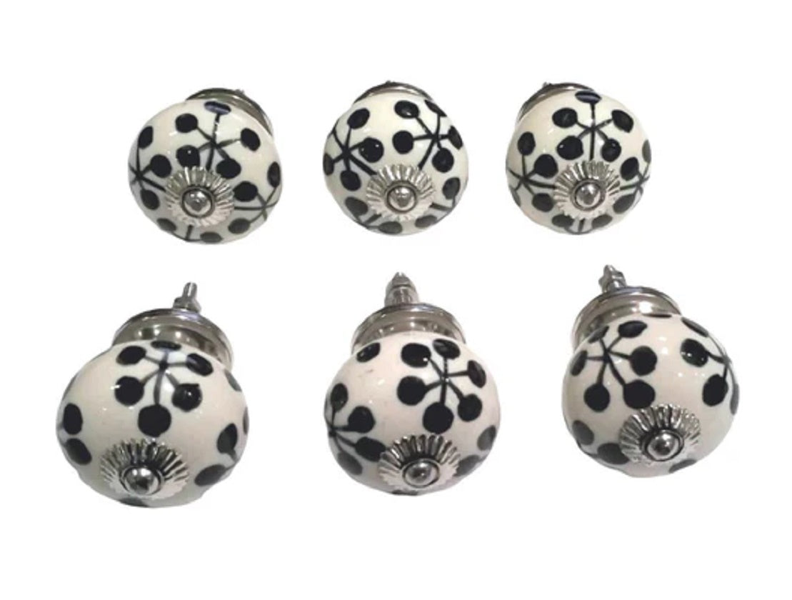 Set of 6 black and white knobs