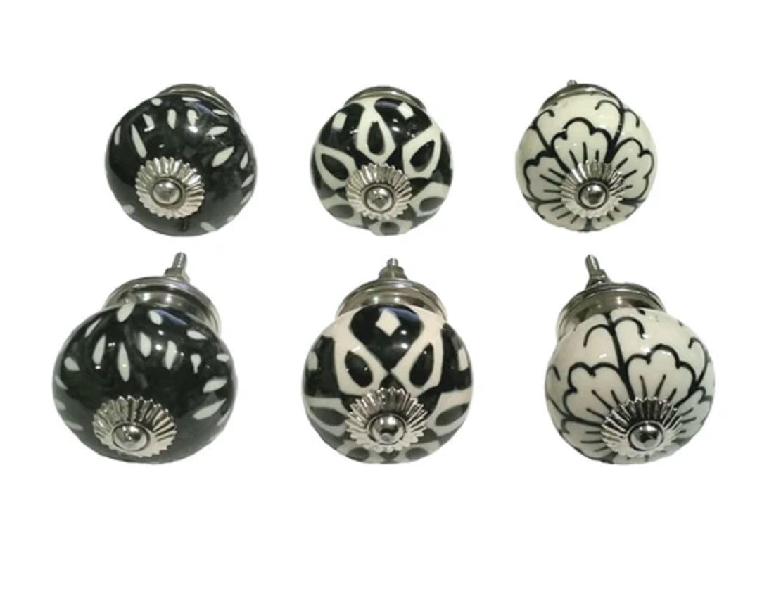 Set of 6 black and white round knobs