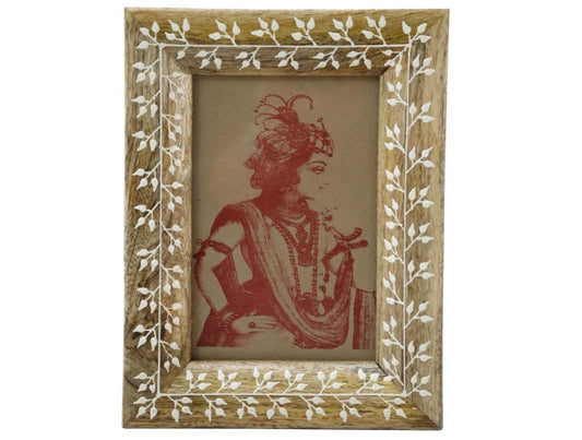 Wooden Frame with Hand Carved 3 Leaf Border Design