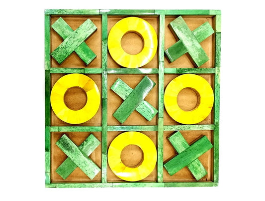 Green/yellow noughts & crosses game