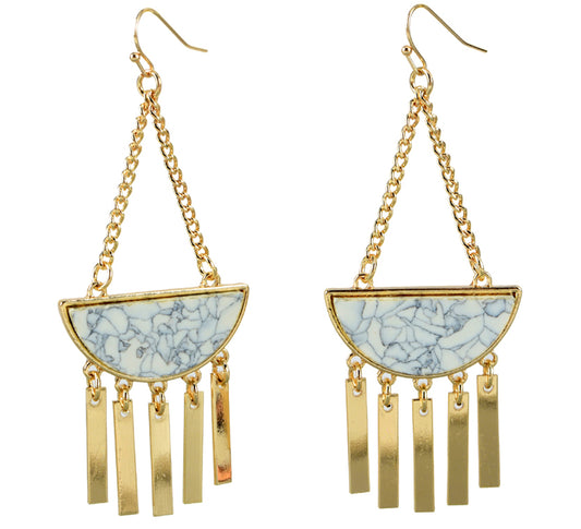 Gold earring with beige inlay